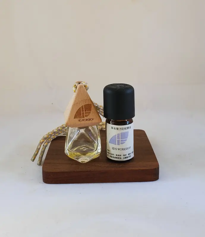 Diffuser Wood + Aromatherapy Oil